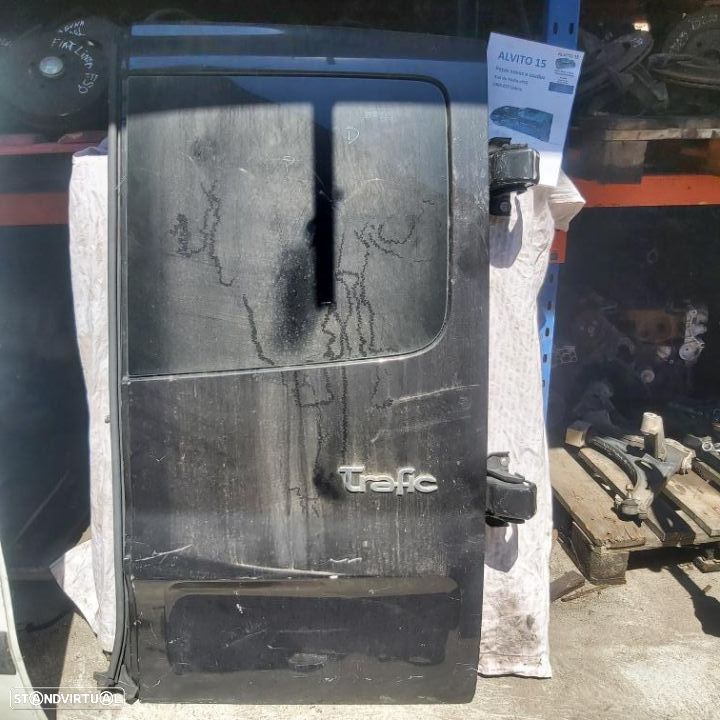 Porta tras direita Renault Trafic 2008 preta - 1