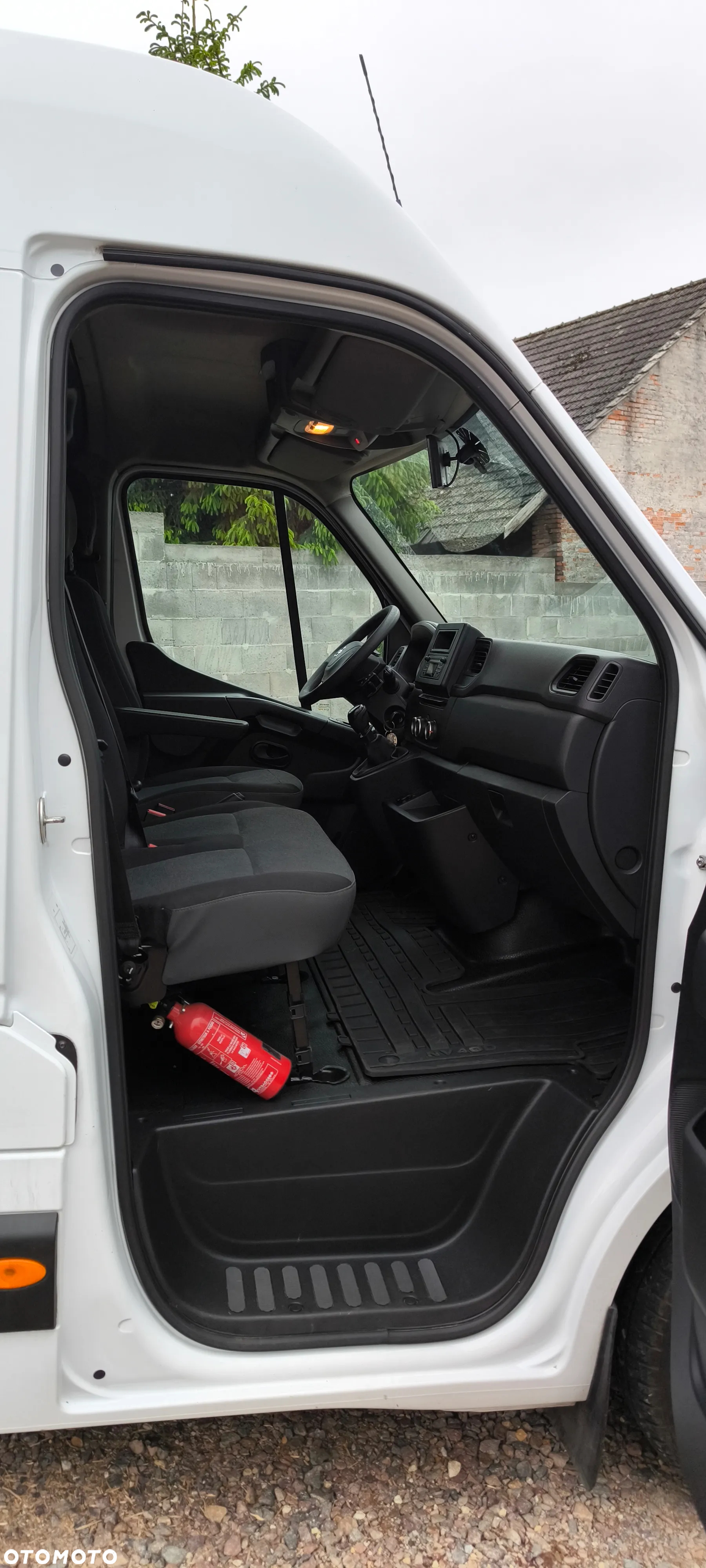 Nissan NV 400 - 15