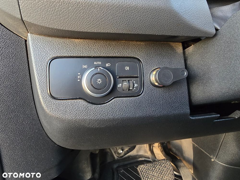 Mercedes-Benz Sprinter - 13