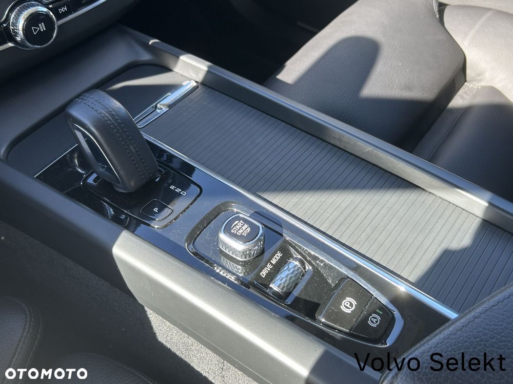 Volvo XC 60 - 25