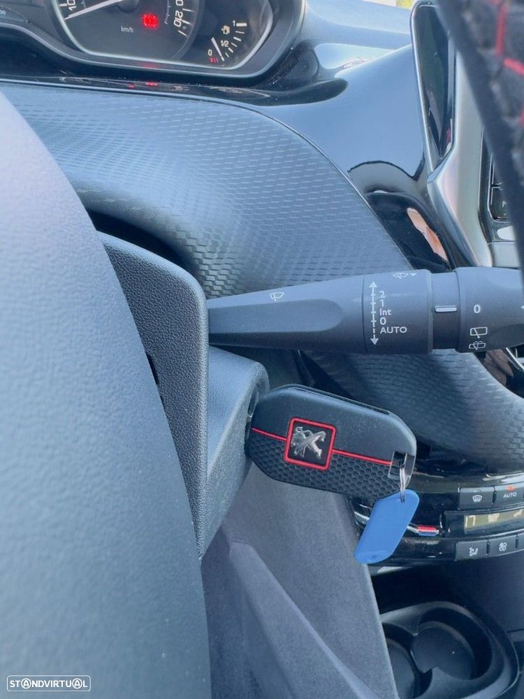 Peugeot 208 1.2 PureTech GT Line - 15