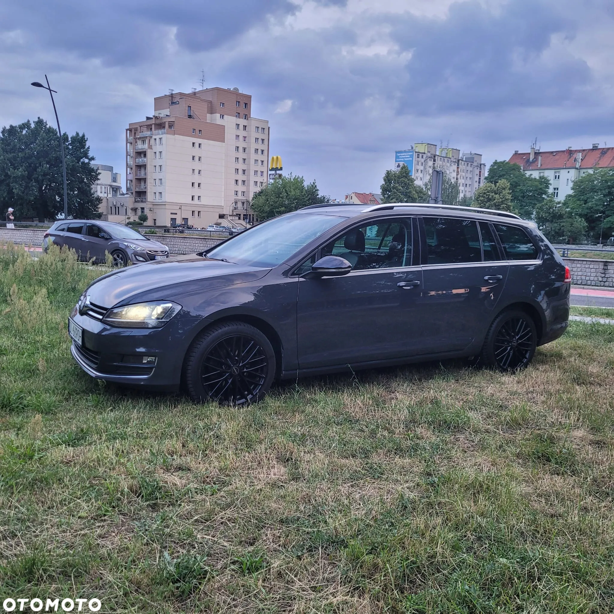 Volkswagen Golf - 2