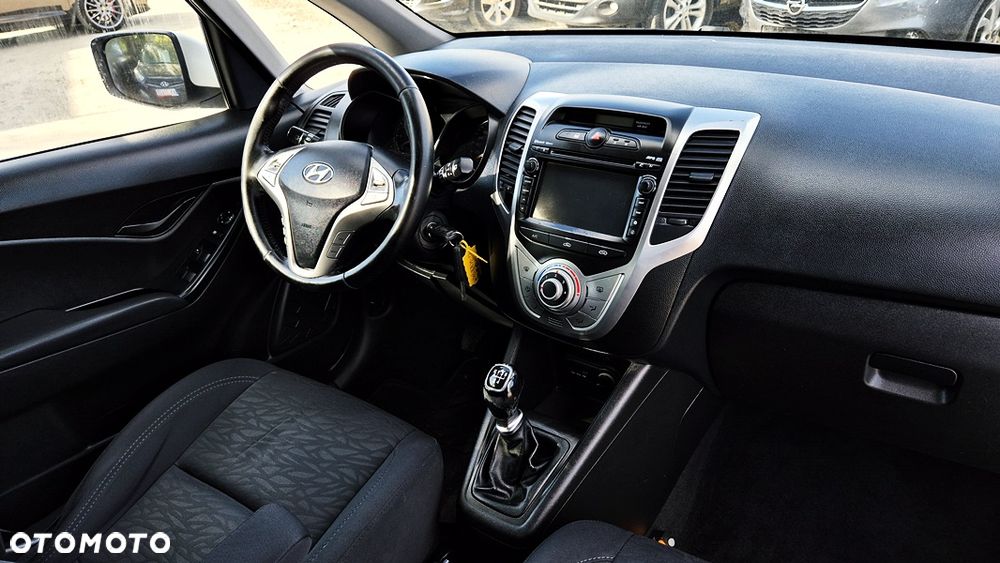 Hyundai ix20 1.4 Premium blue - 37