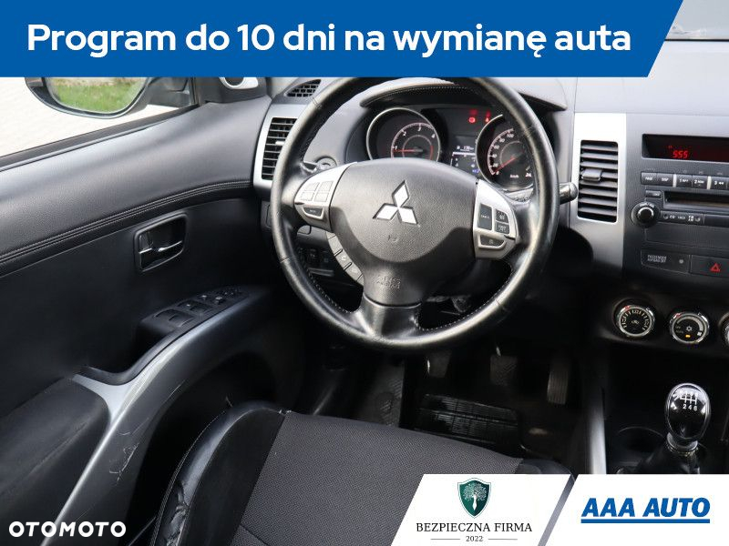 Mitsubishi Outlander - 8