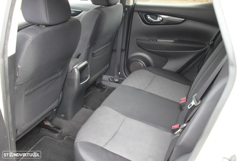 Nissan Qashqai 1.5 dCi N-Connecta - 16