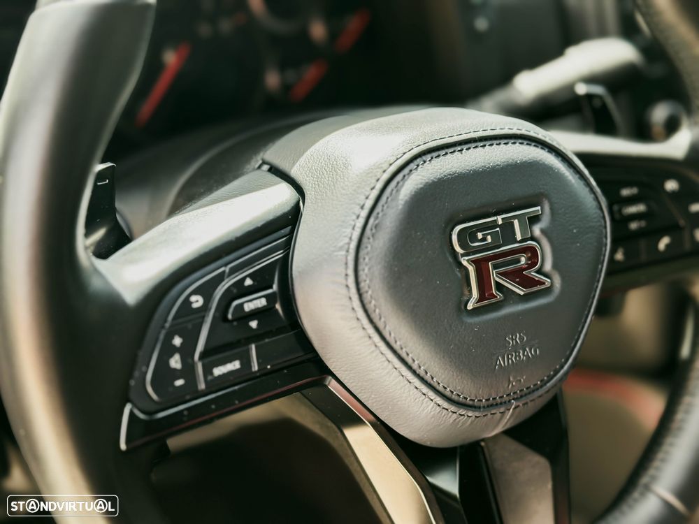 Nissan GT-R - 11