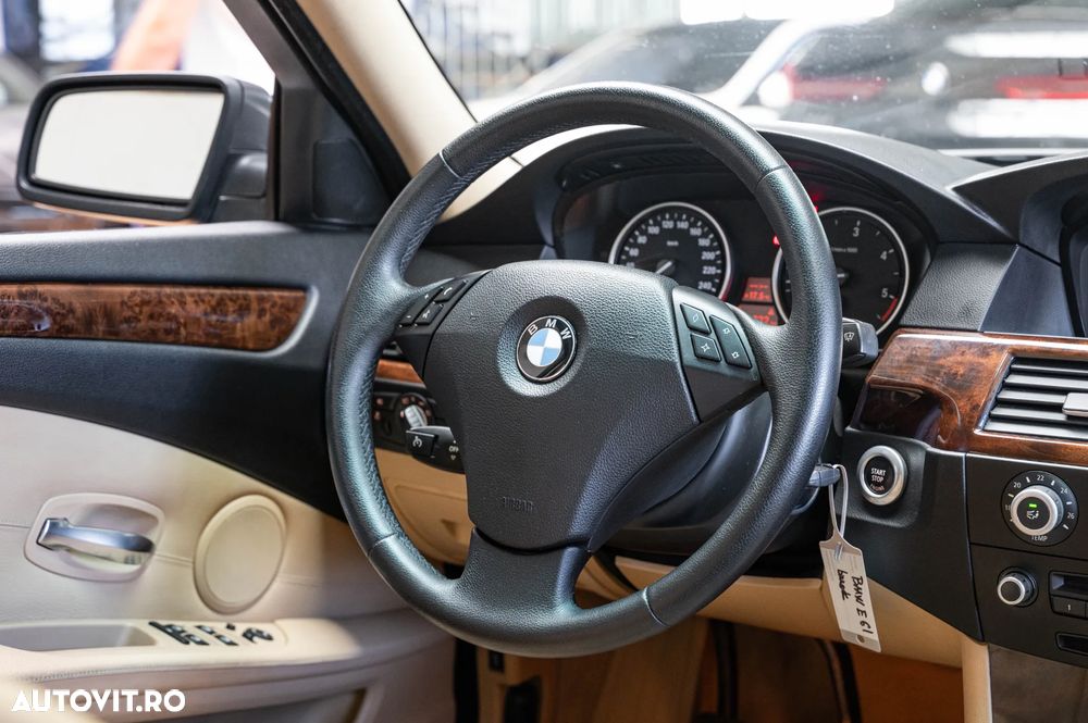 BMW Seria 5 530d xDrive - 13