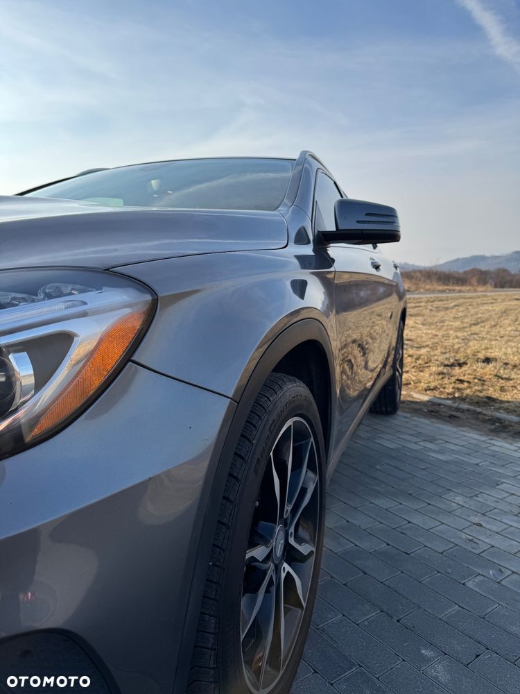 Mercedes-Benz GLA 250 7G-DCT Activity Edition - 32