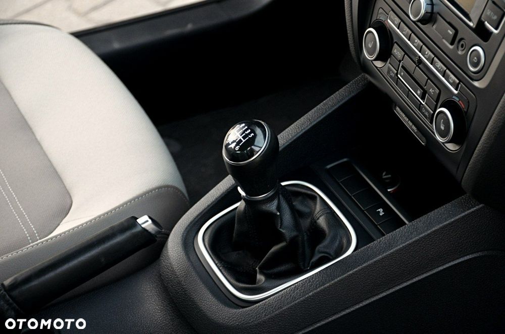 Volkswagen Jetta - 22