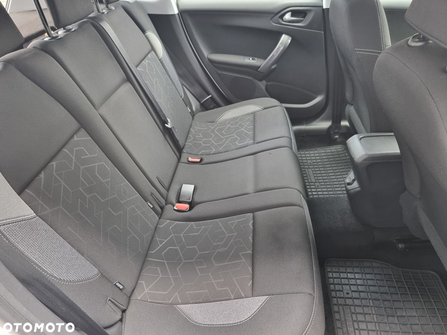 Peugeot 2008 1.2 Pure Tech Active S&S - 24