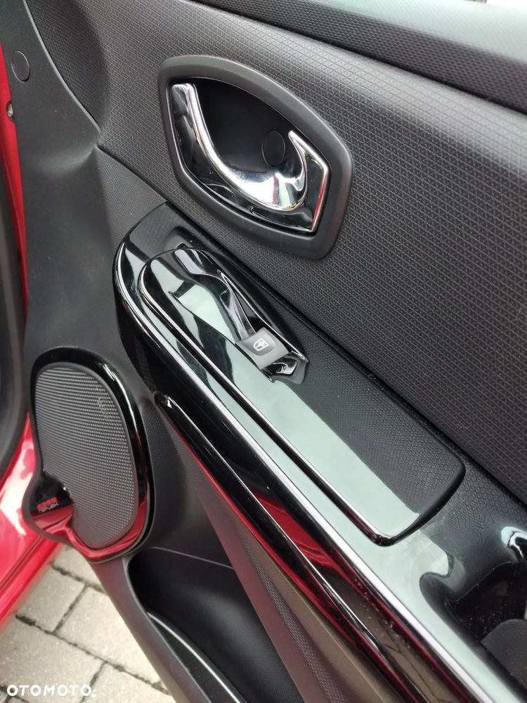 Renault Clio - 16
