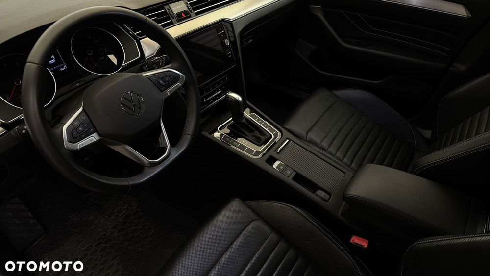 Volkswagen Passat 2.0 TSI Elegance DSG - 10