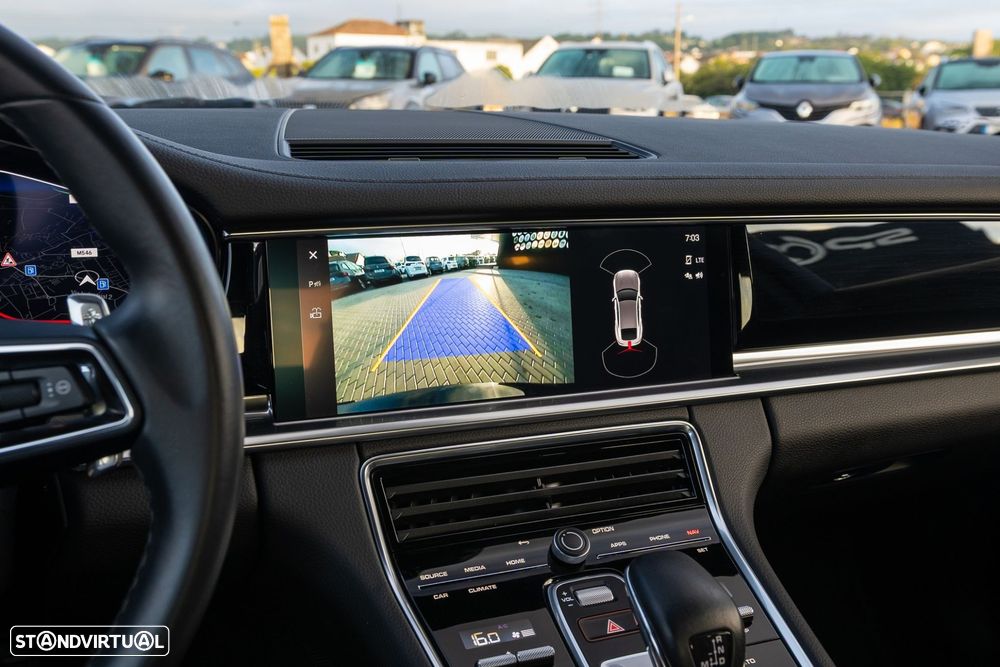 Porsche Panamera 4 - 21