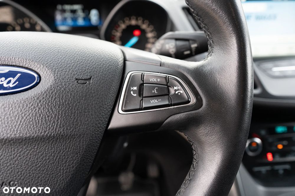 Ford Kuga 1.5 EcoBoost 2x4 Titanium - 20