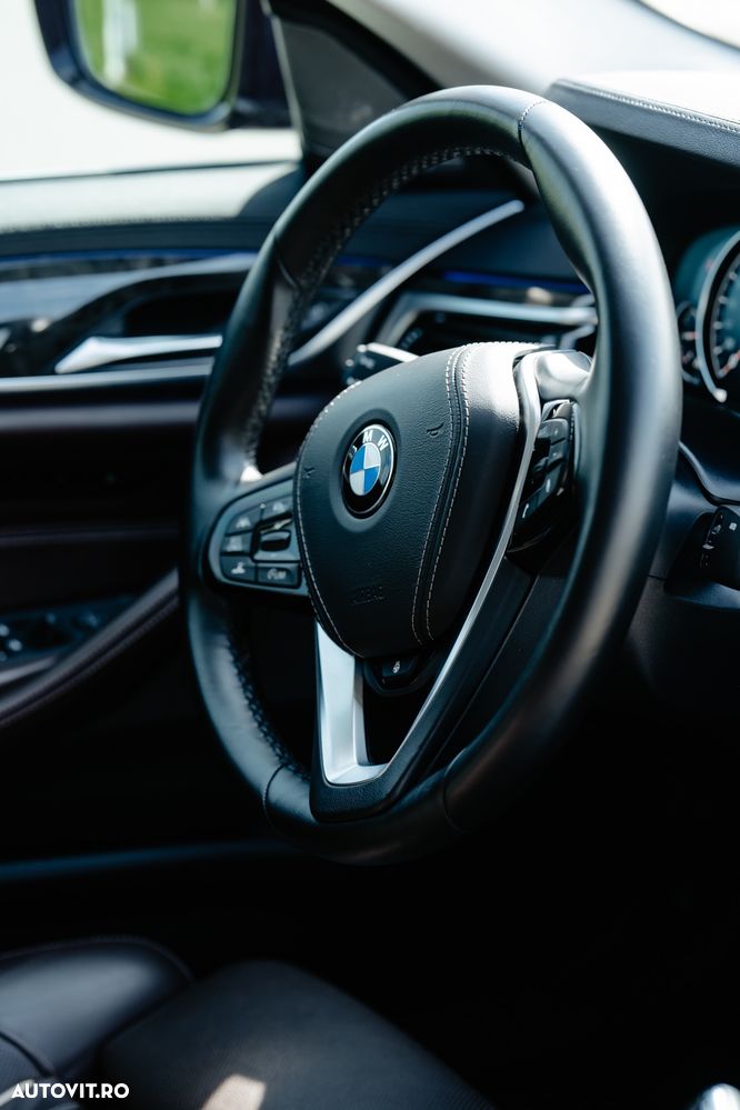 BMW Seria 5 540i xDrive AT - 17
