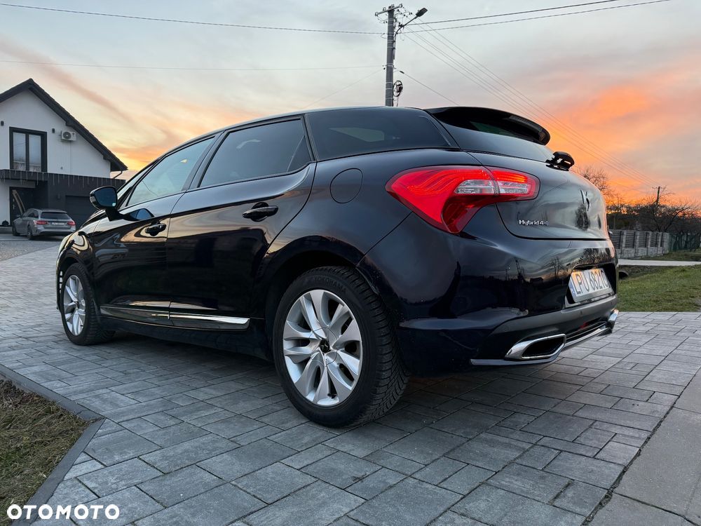 Citroën DS5 Hybrid4 EGS6 SportChic - 32