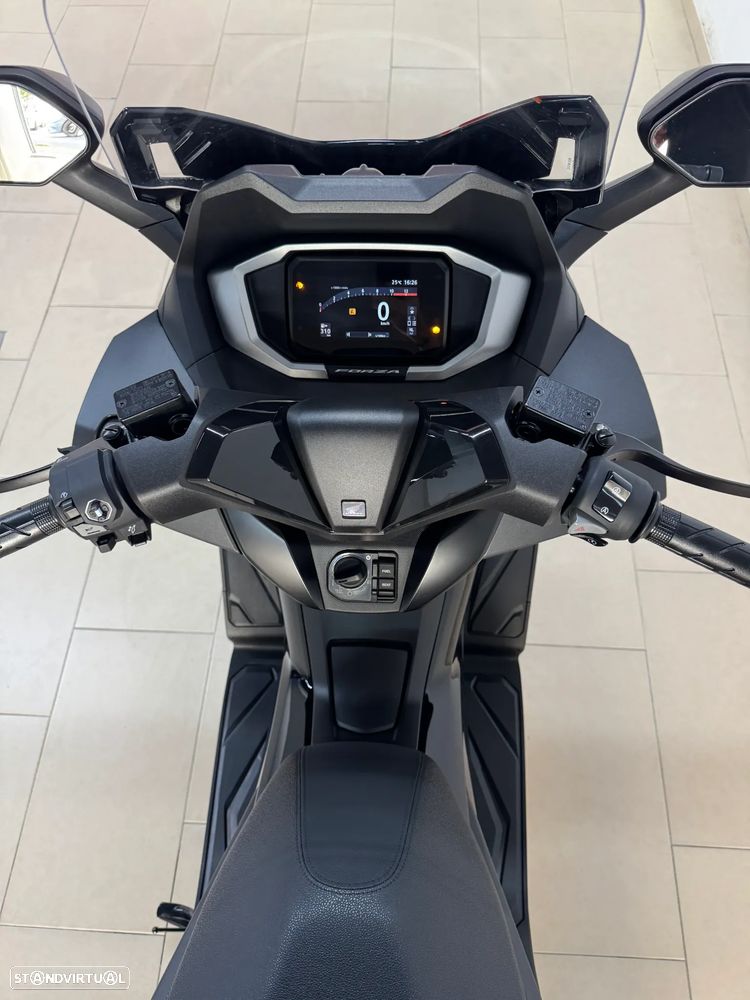 Honda Forza 125 Matte TFT - 6