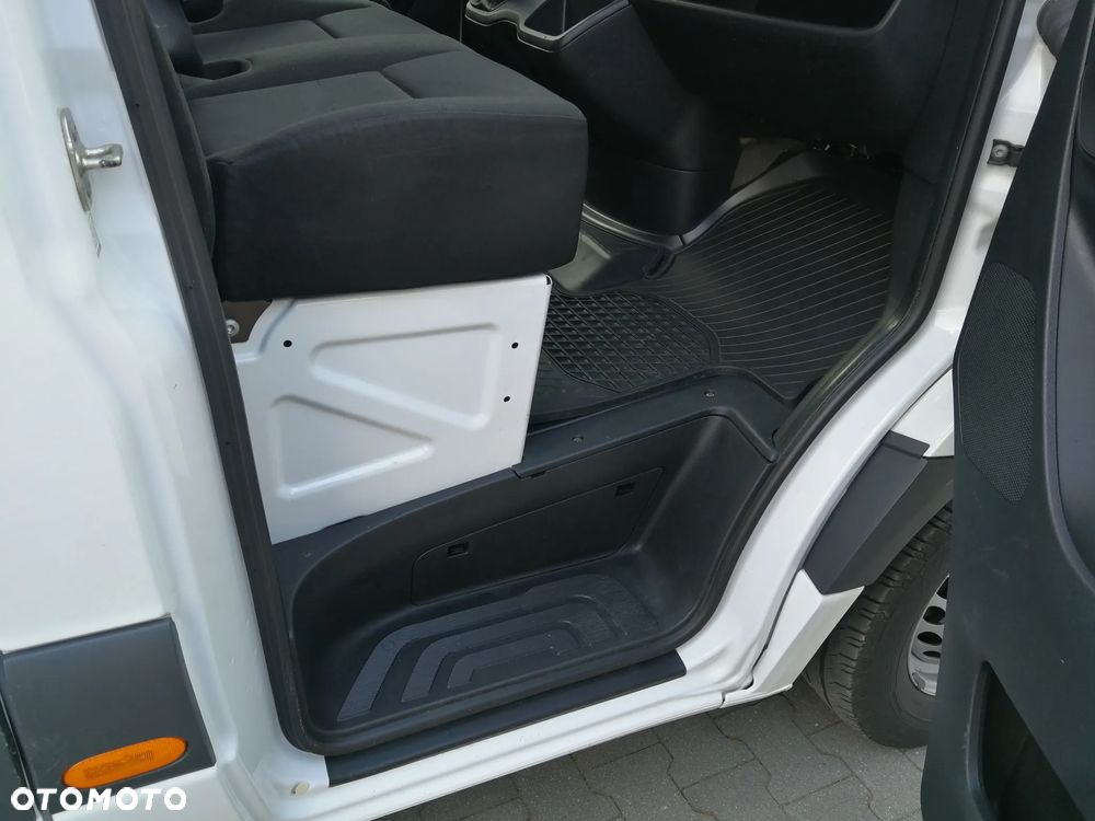 Mercedes-Benz Sprinter - 14