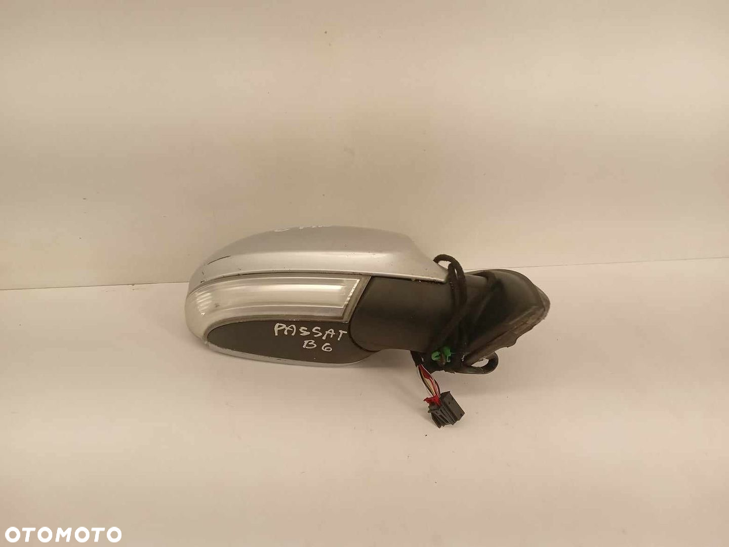 LUSTERKO PRAWE PRZÓD VW PASSAT B6 05-10 6 PIN - 2