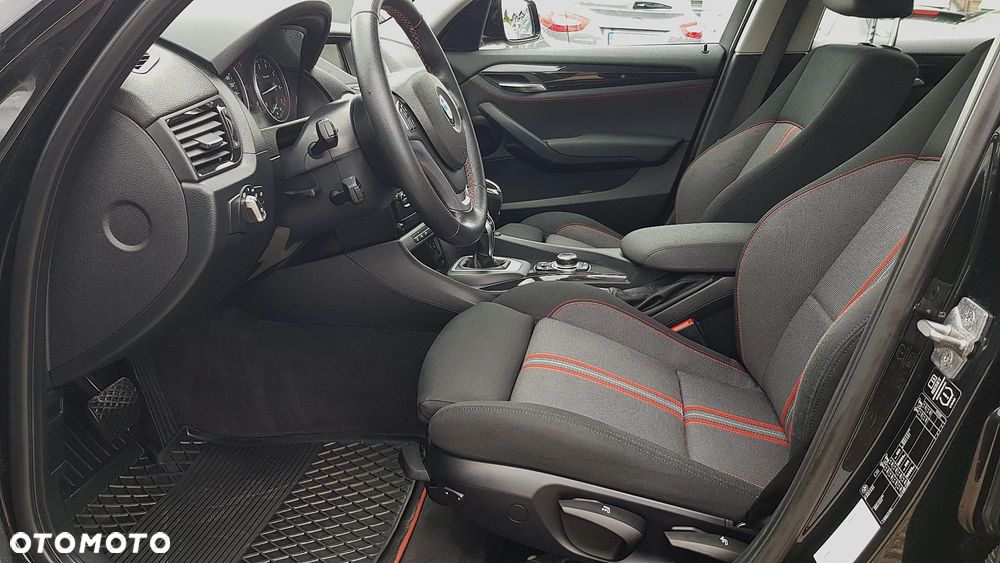 BMW X1 sDrive20i Sport Line - 16
