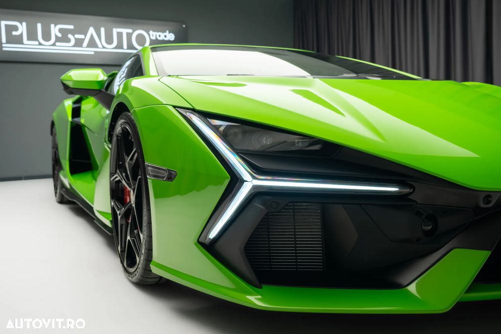 Lamborghini Revuelto - 4