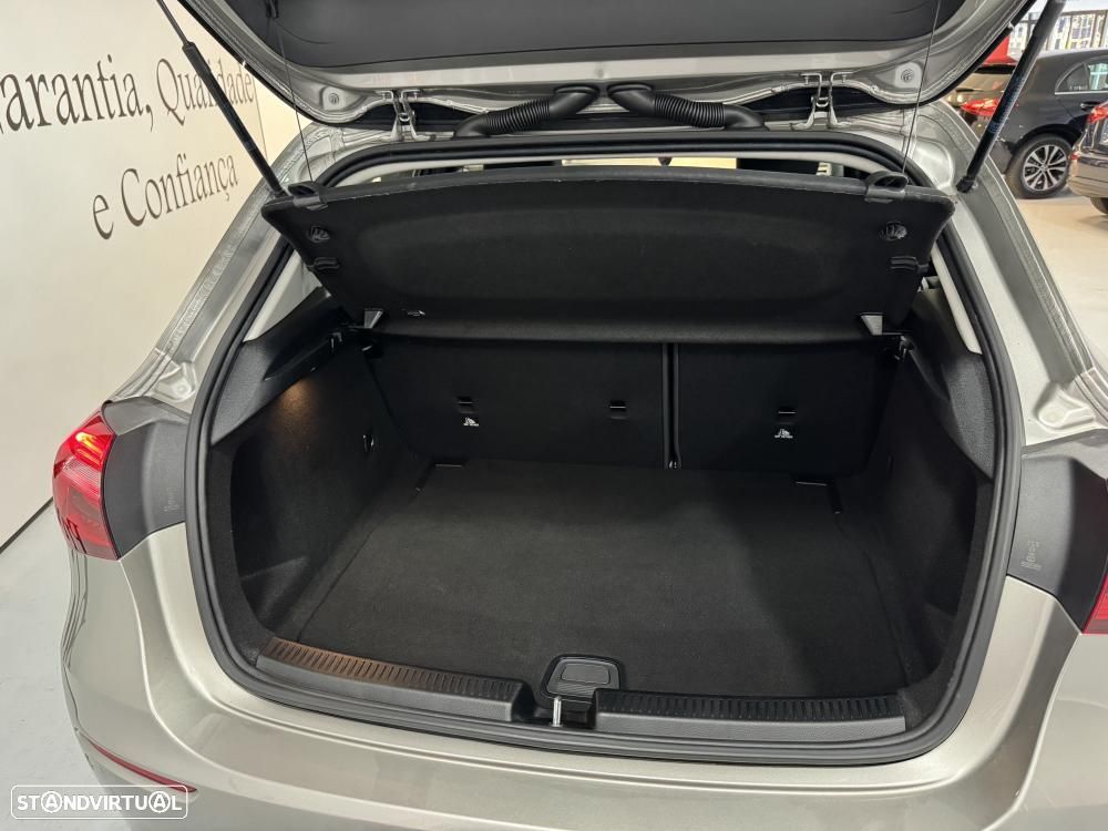 Mercedes-Benz A 180 d Progressive Aut. - 44