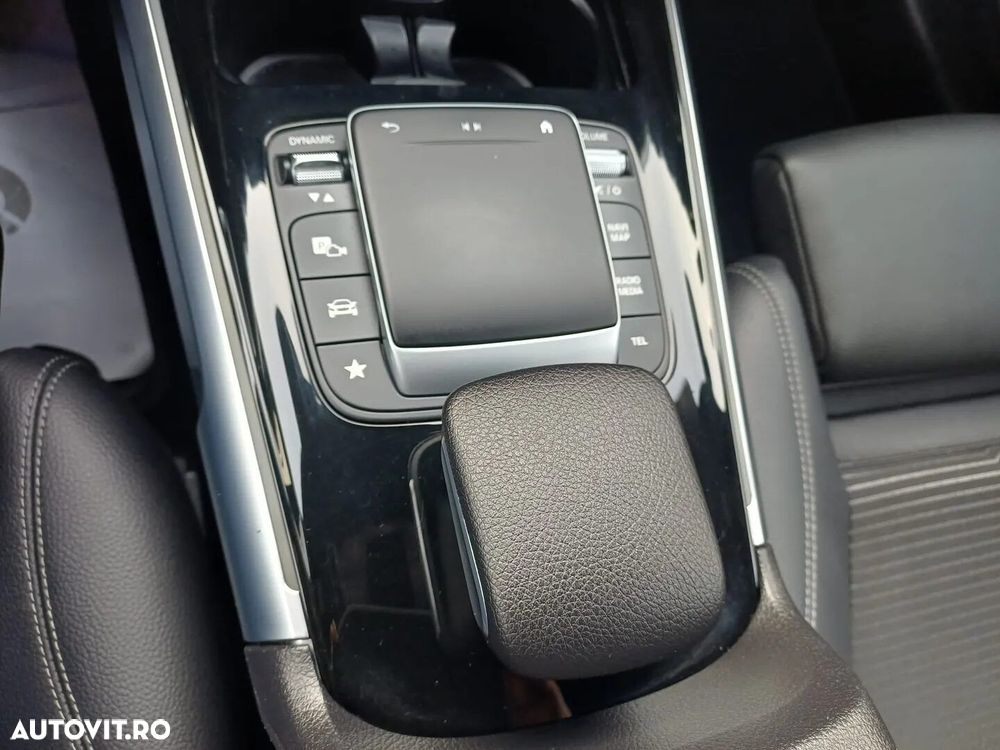 Mercedes-Benz GLB - 32