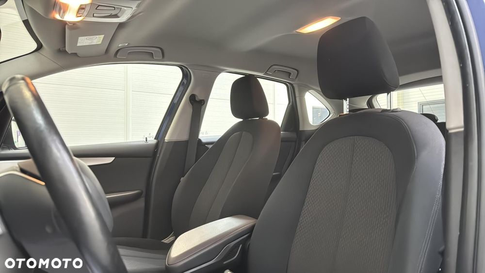 BMW Seria 2 218d - 13