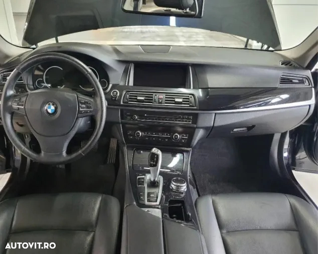 BMW Seria 5 520d AT - 13