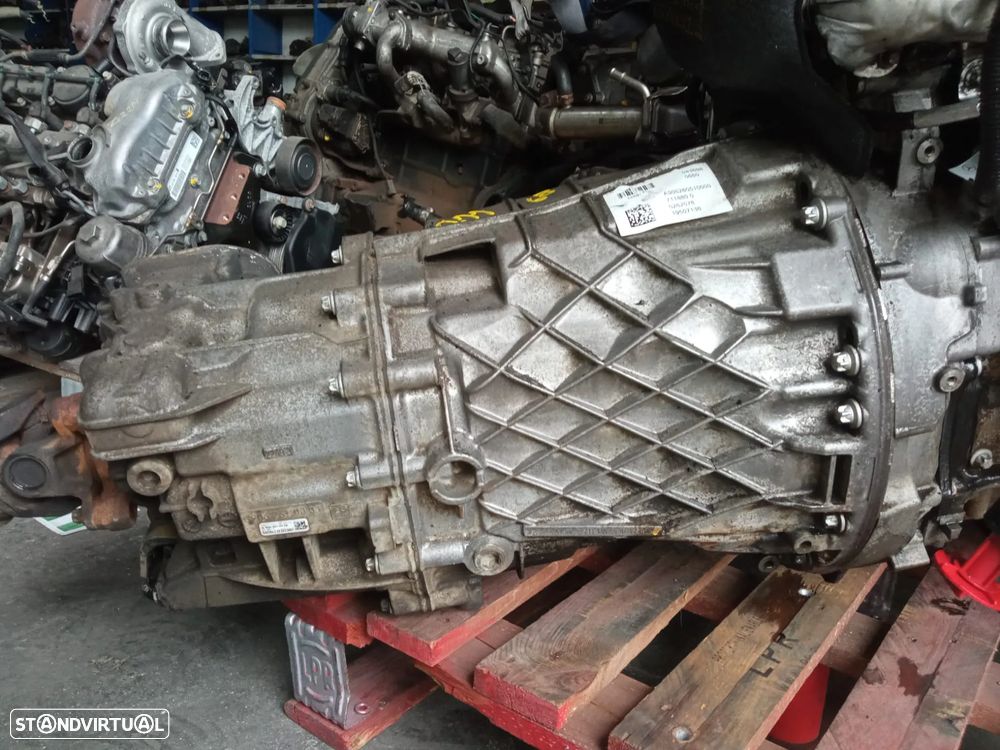 Caixa de 6 velocidades Mercedes Sprinter REF: 711 680 - 8