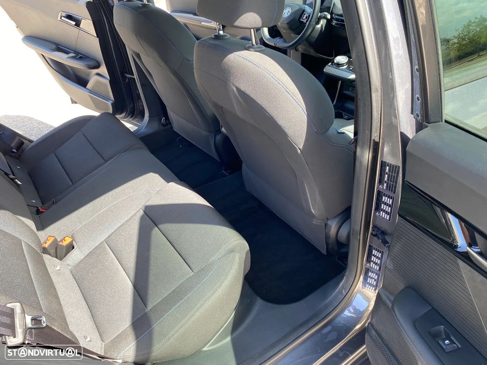 MG MG4 64 kWh Comfort - 12