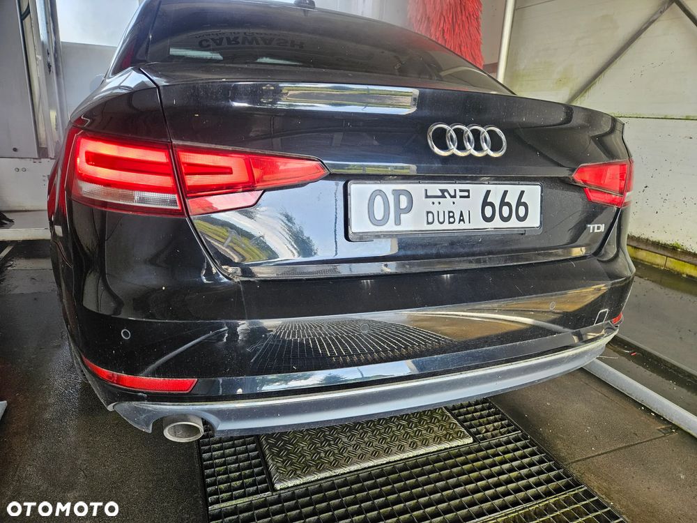 Audi A4 Limousine 2.0 TDI Design - 14