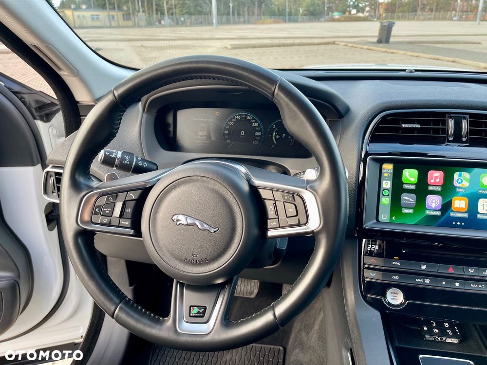 Jaguar F-Pace 2.0 i4D RWD R-Sport - 30