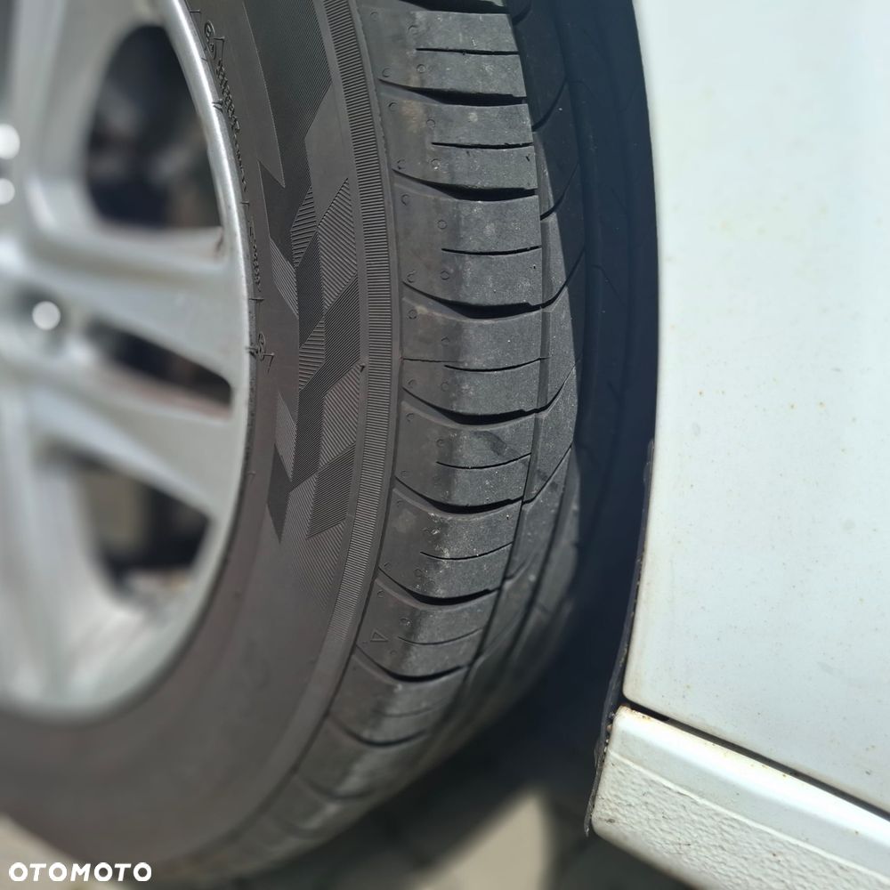 Kia Ceed - 10