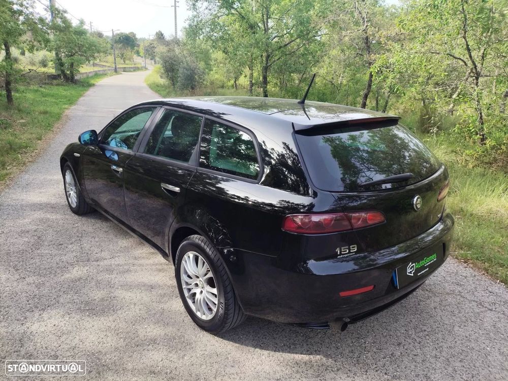 Alfa Romeo 159 Sportwagon 1.9 JTDm 16V Elegante - 9