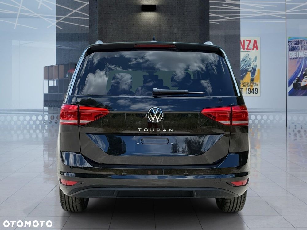 Volkswagen Touran - 8
