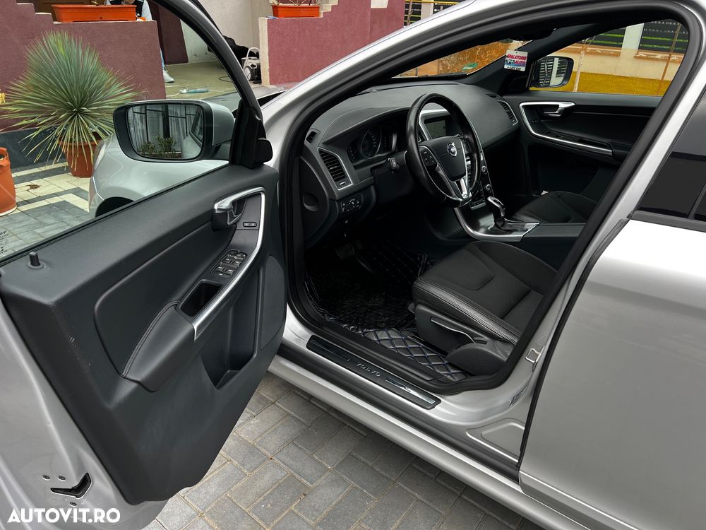 Volvo XC 60 D4 Geartronic Momentum - 15