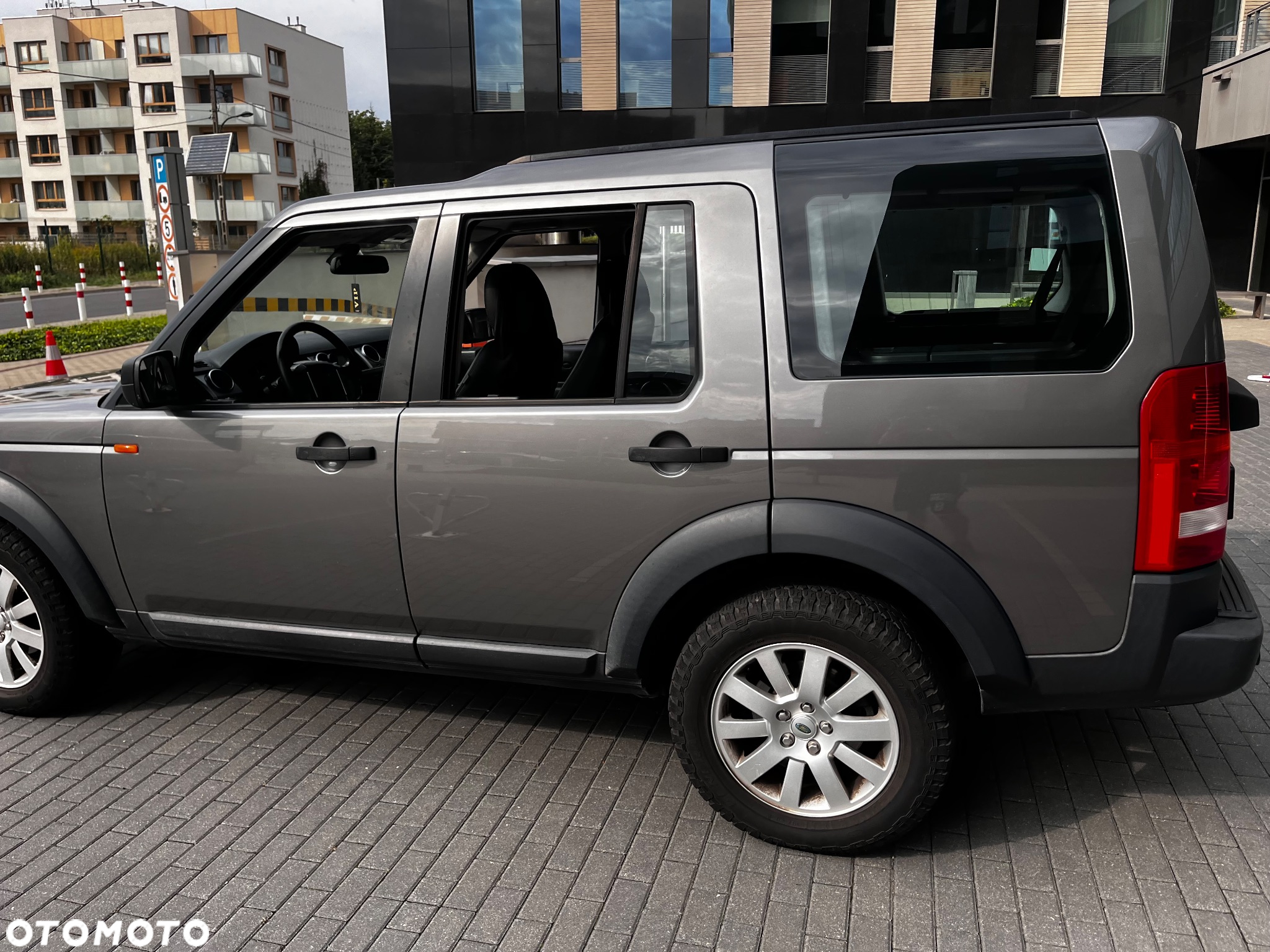 Land Rover Discovery IV 2.7D V6 SE - 7