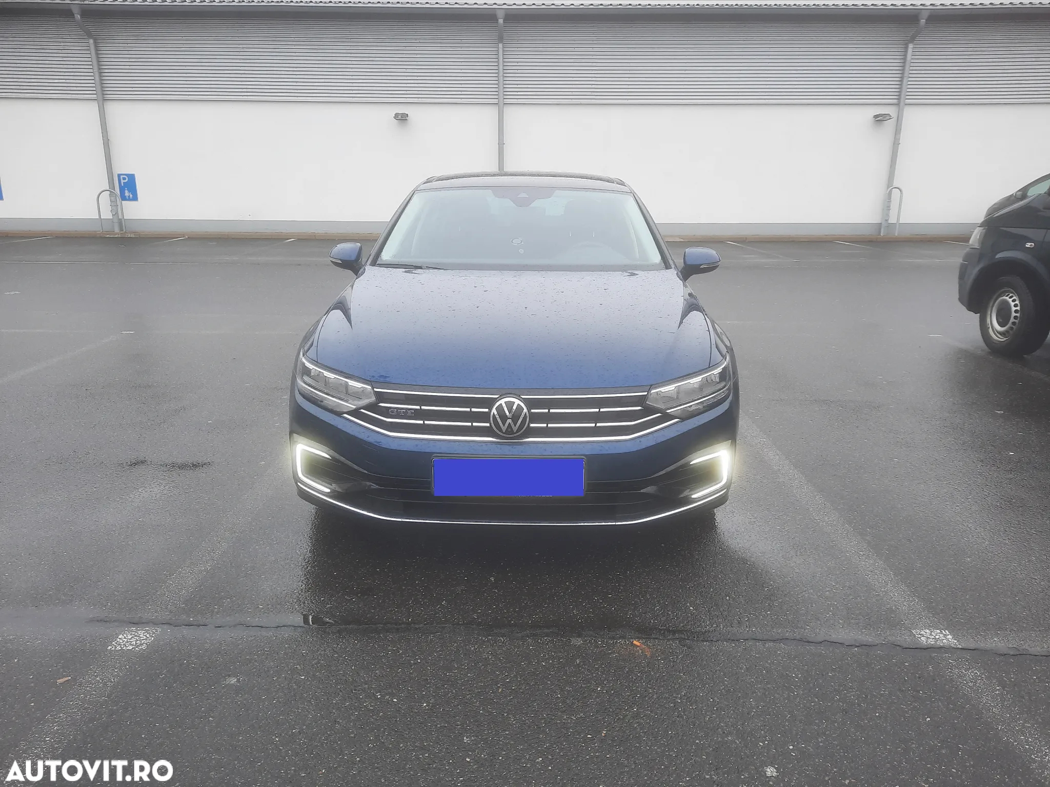 Volkswagen Passat - 8