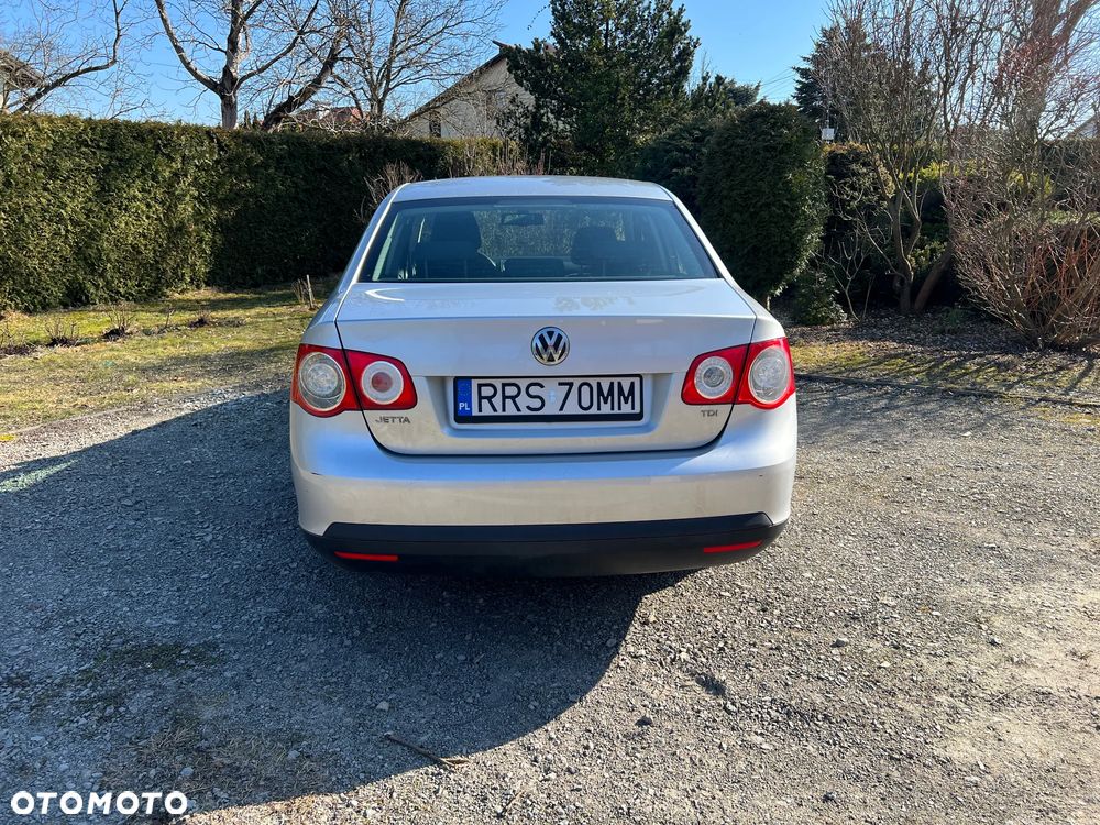Volkswagen Jetta 1.9 TDI DPF Comfortline - 4
