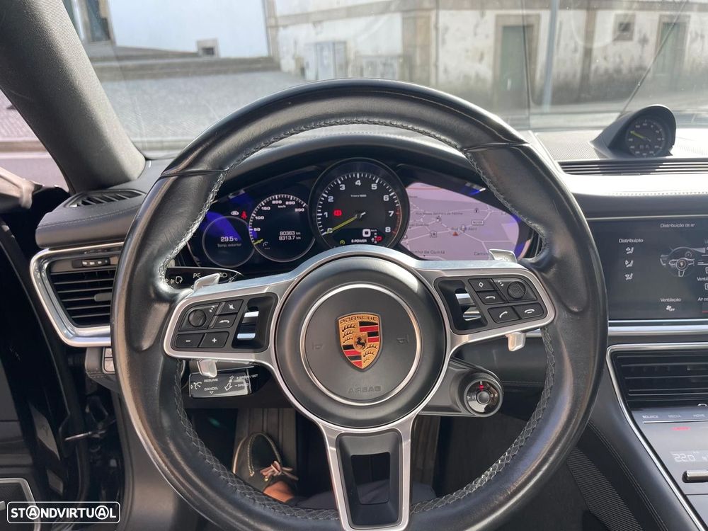 Porsche Panamera 4 E-Hybrid - 24