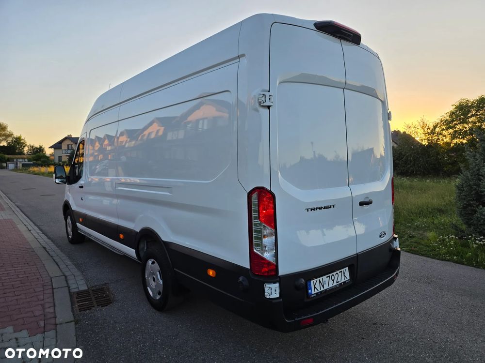 Ford Transit L4 RWD Trend - 2