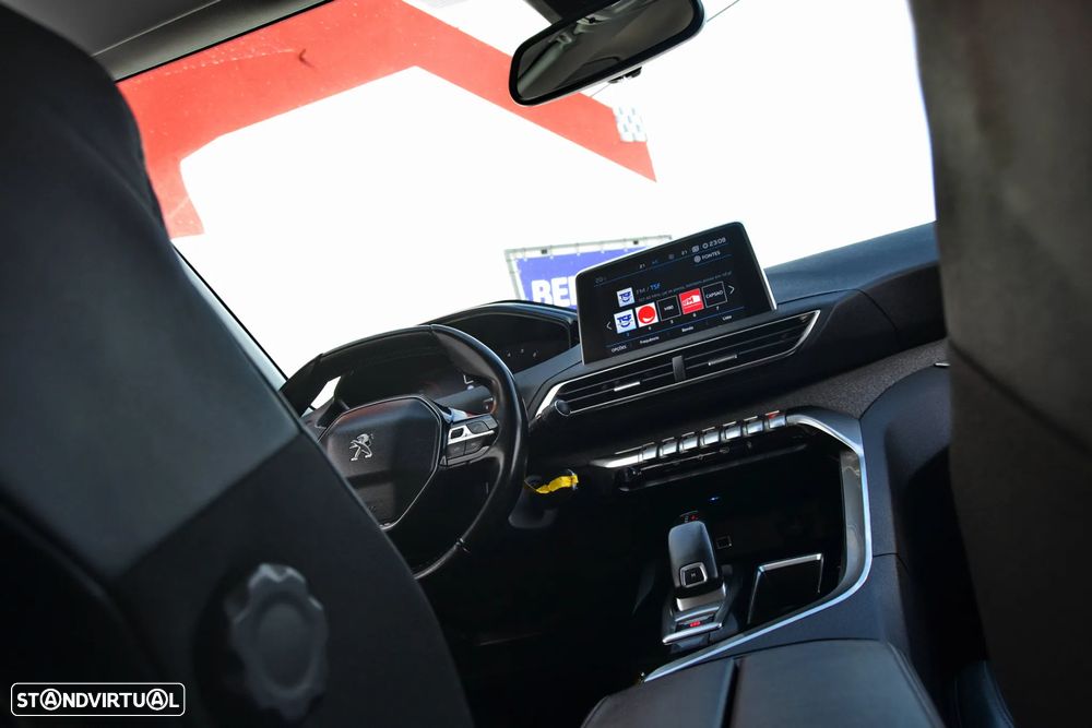 Peugeot 3008 1.5 BlueHDi Allure EAT8 - 17