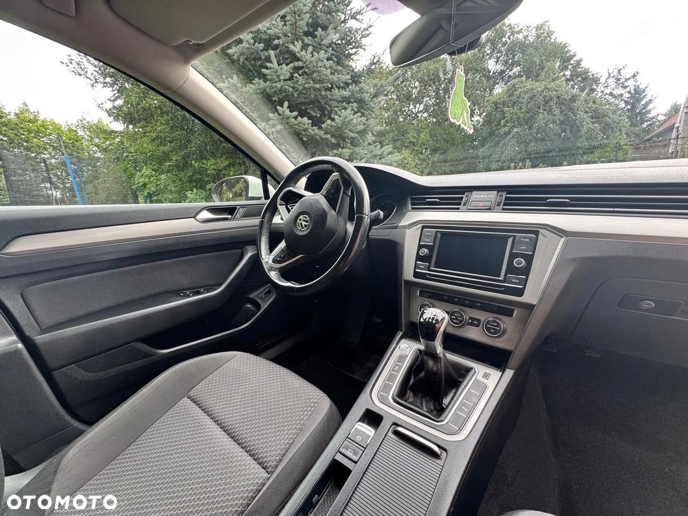 Volkswagen Passat - 5