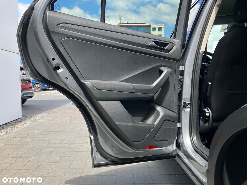 Volkswagen T-Roc - 23