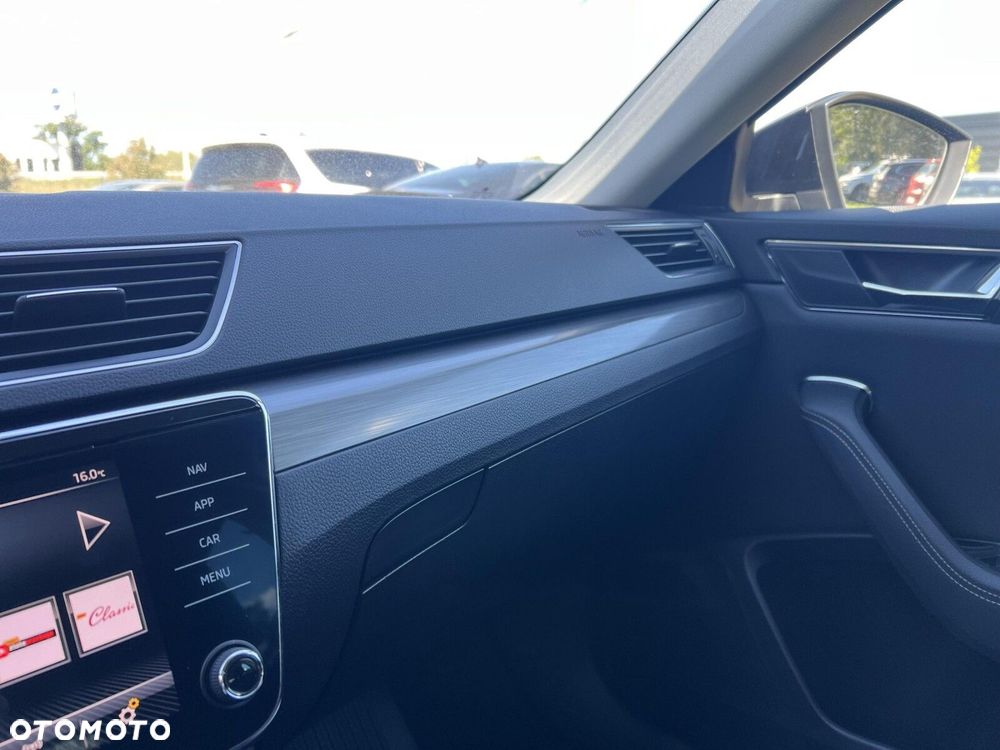 Skoda Superb 2.0 TDI SCR Style DSG - 32