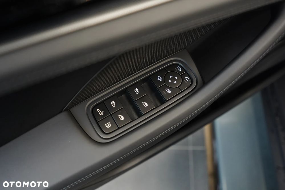 Porsche Panamera - 21