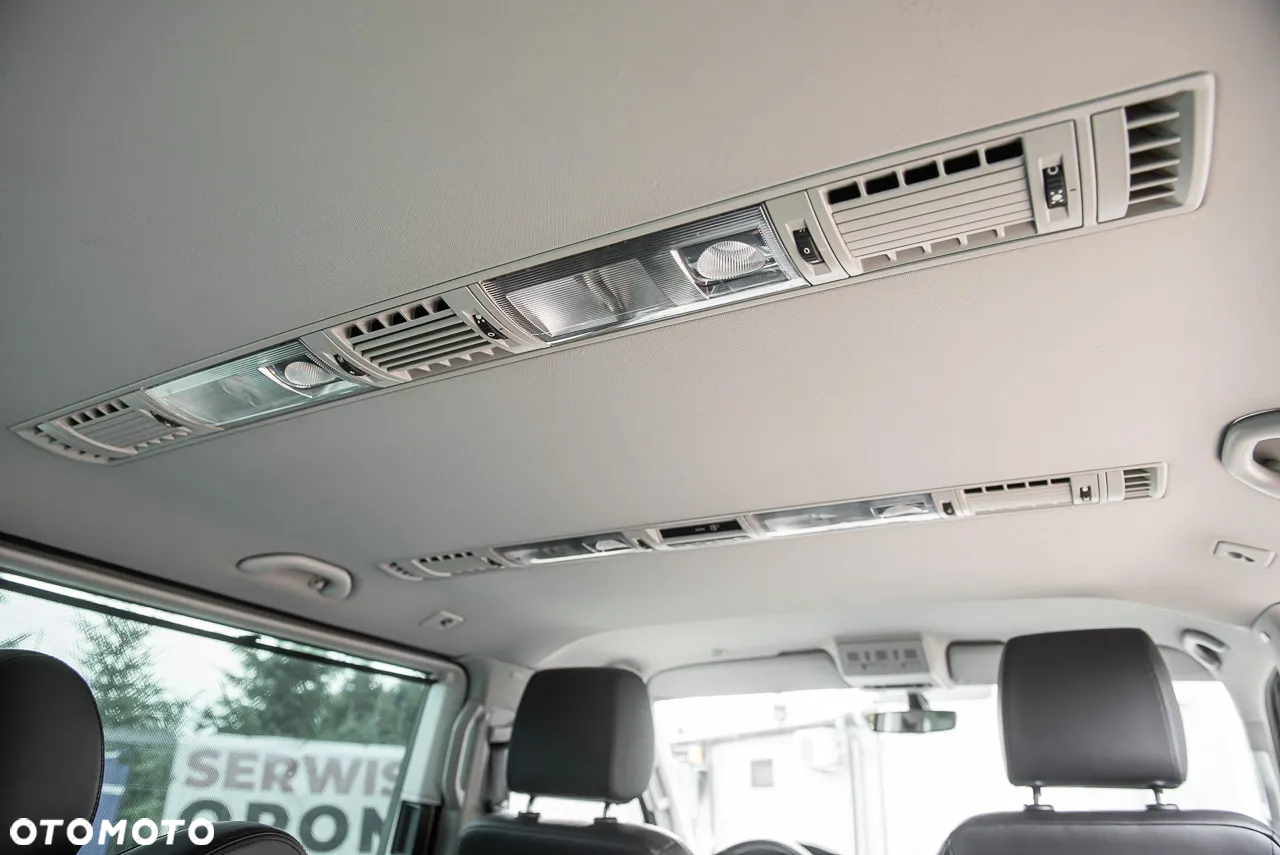 Volkswagen Multivan - 28