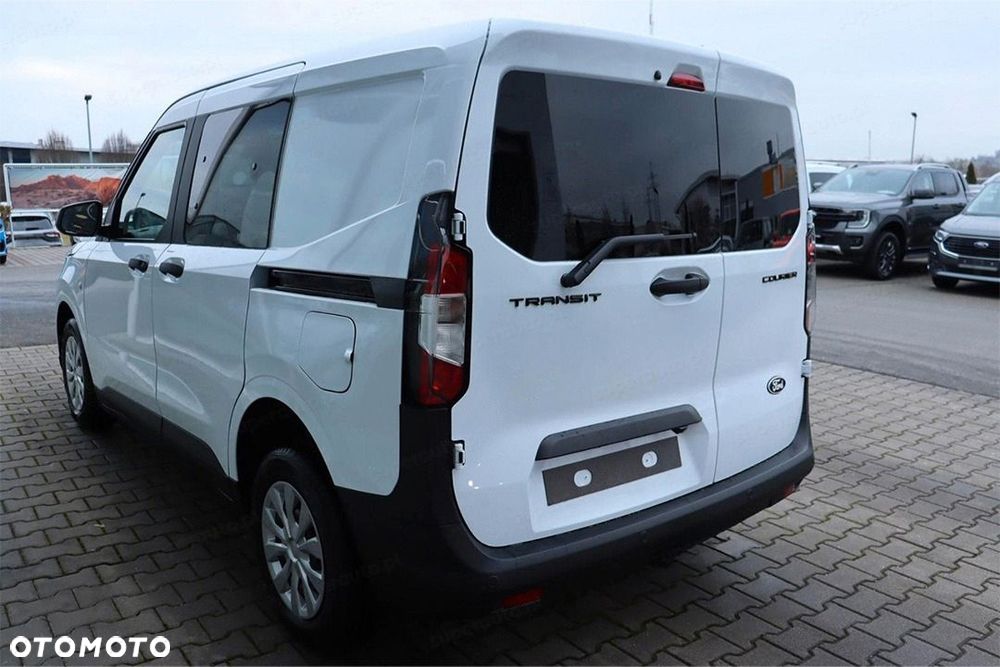 Ford Transit Courier - 7