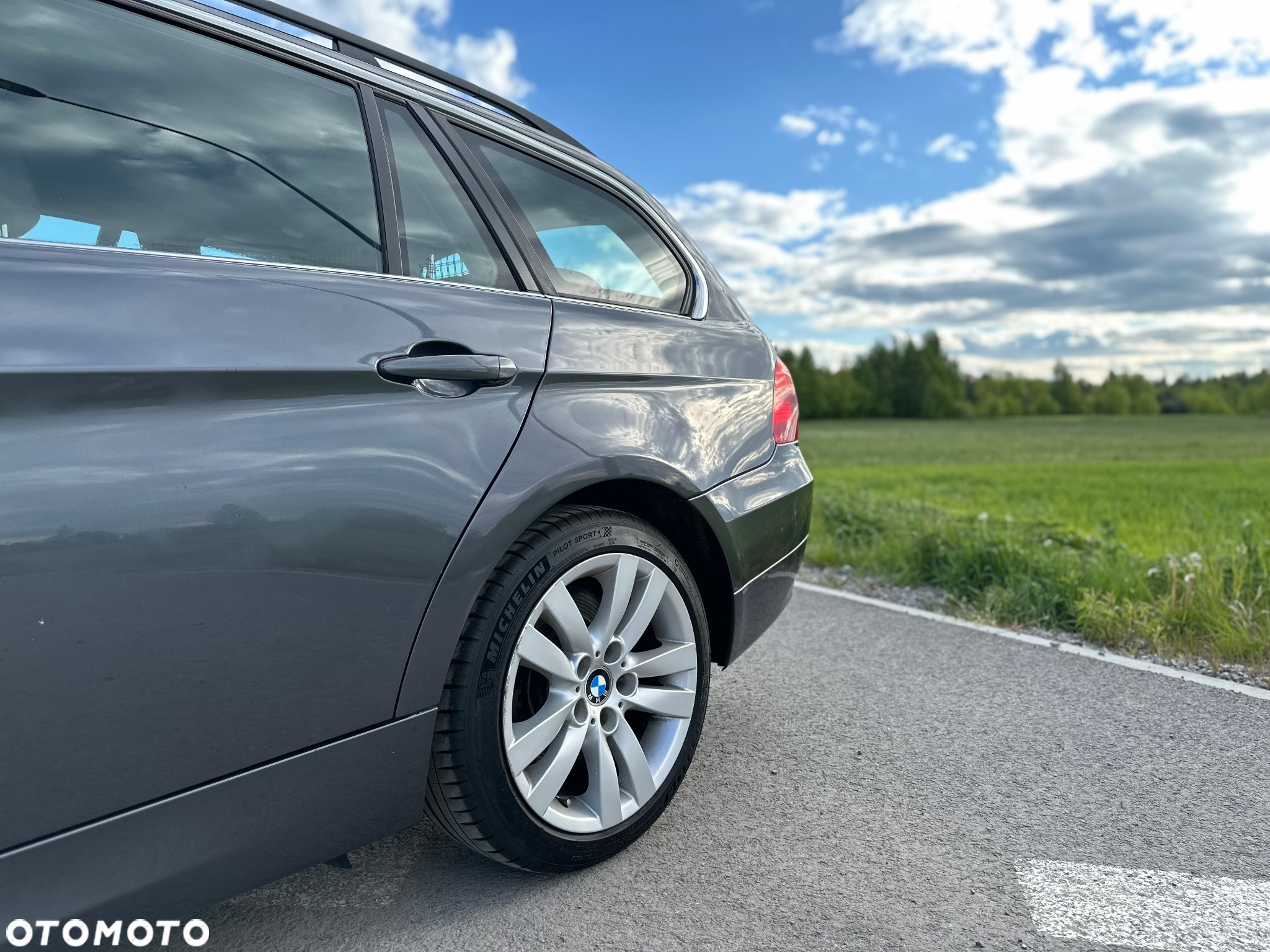 BMW Seria 3 330xi Touring - 8